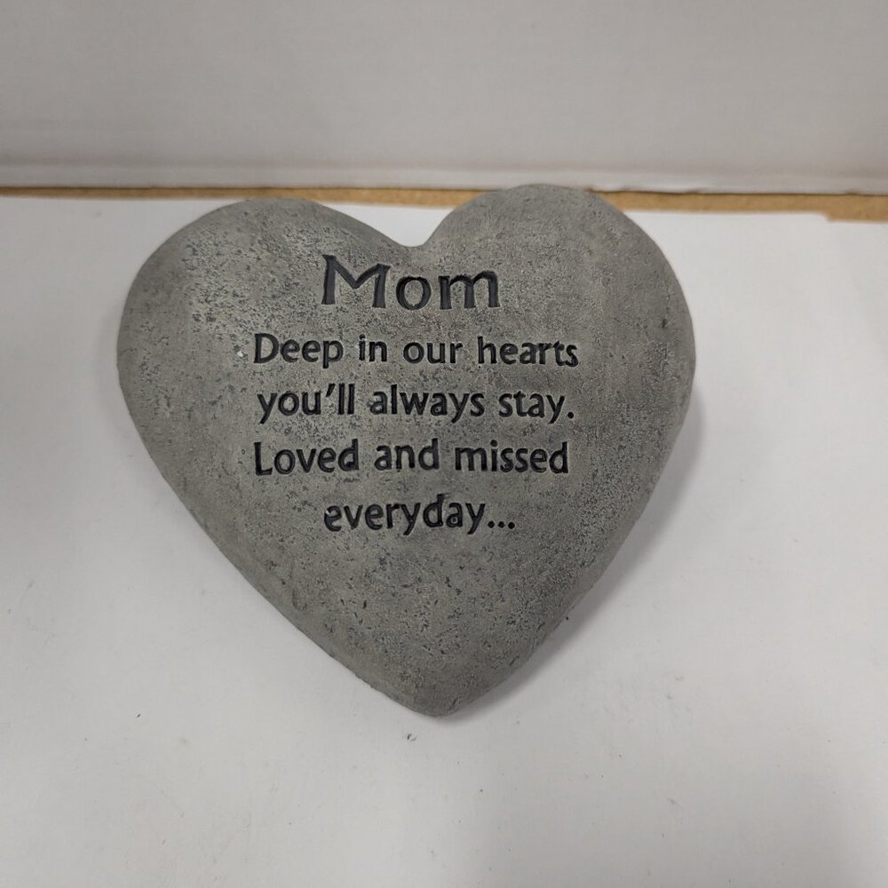 Country Crafts Mom Cement Heart Memorial